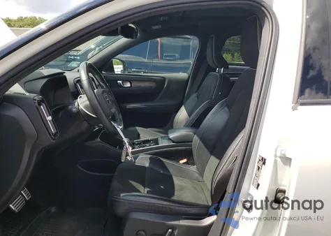 2021 Volvo Xc40 T5 R-Design z USA, uszkodzony, nr VIN YV4162UM3M2405076